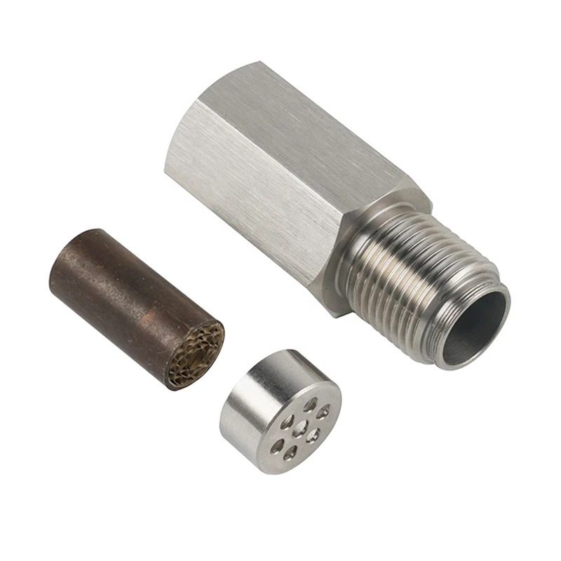 Mini catalytic converter kit: the spacer body, the catalyst insert and the flow restrictor